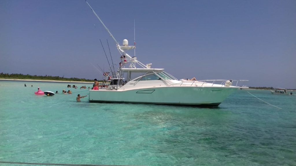 Cozumel Yacht Rentals  cabin